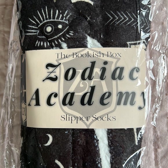 NWT Slipper socks - Picture 3 of 4